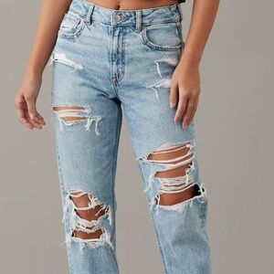 American Eagle Strigid Ripped Mom Jeans